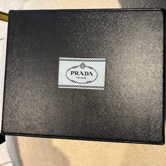 PRADA Re-Edition 2005 $1950 - Picture 9 of 11